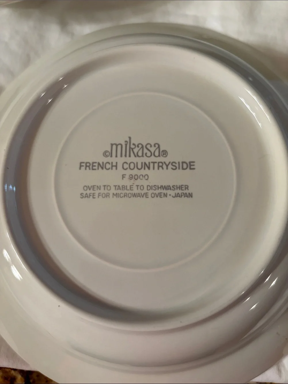 Like new Mikasa FRENCH COUNTRYSIDE F9000 Japan Rimmed Soup salad Bowl set 4